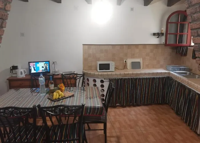 Casita Rural Con Jacuzzi Climatizado. *