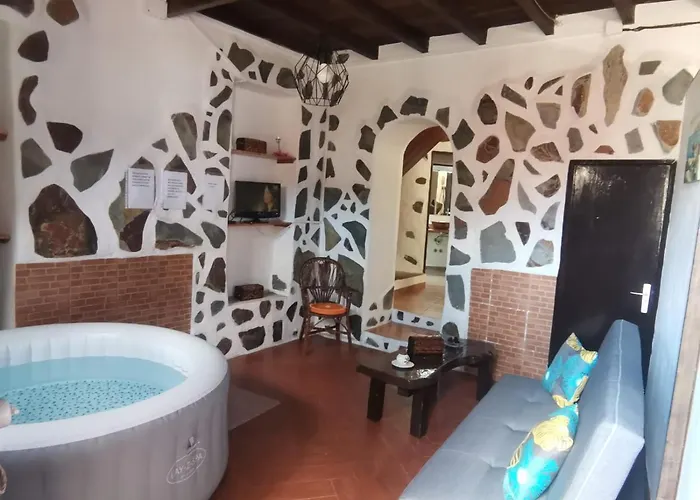 Casita Rural Con Jacuzzi Climatizado.