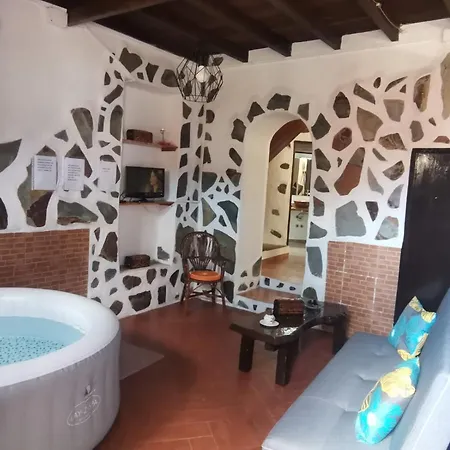 Casita Rural Con Jacuzzi Climatizado.