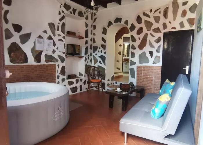Casita Rural Con Jacuzzi Climatizado. ロス・レアレホス