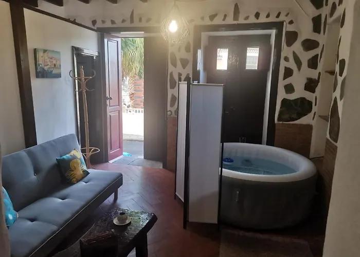 Casita Rural Con Jacuzzi Climatizado. Prázdninový dům *